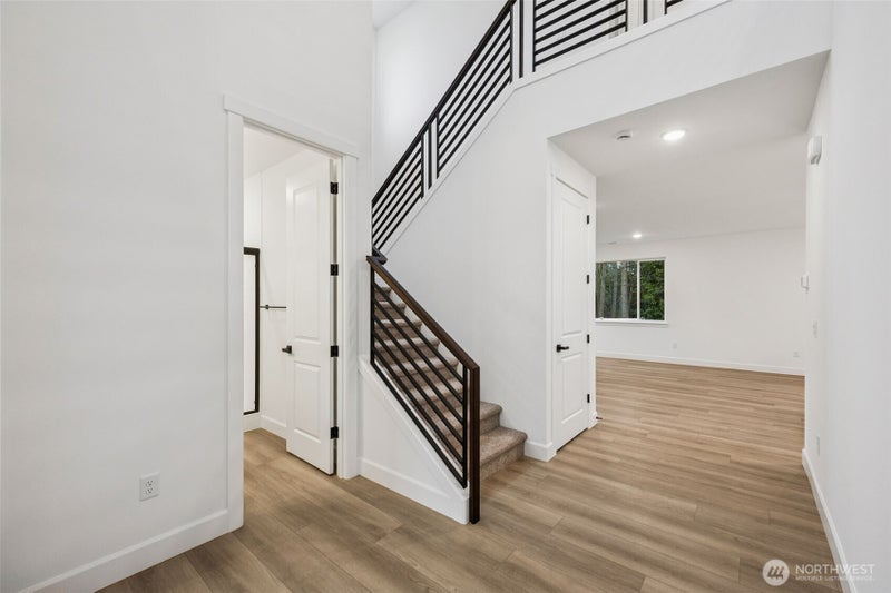 2207 Oak Court 8