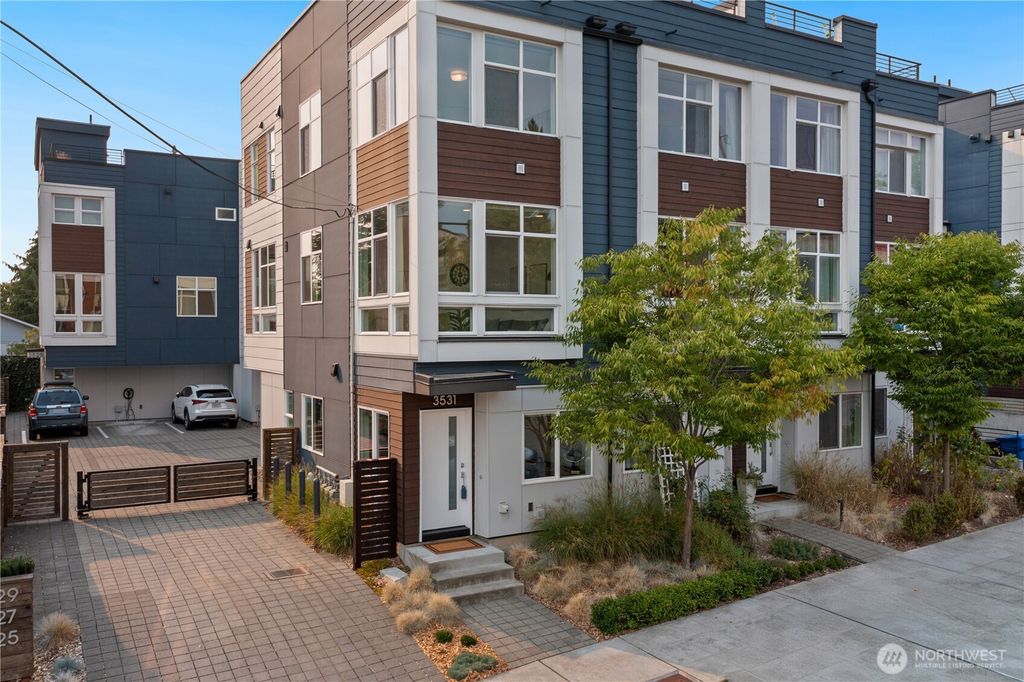 Photo of 3531 Wallingford Avenue N, Seattle, WA 98103 (MLS # 2429822)