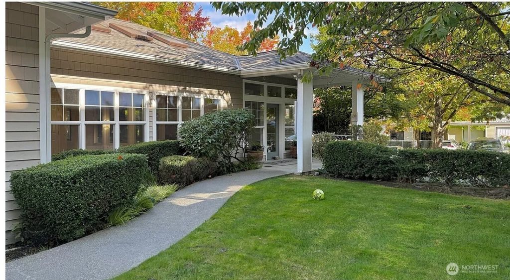 Photo of 801 Rainier Avenue N #G-137, Renton, WA 98057 (MLS # 2435114)