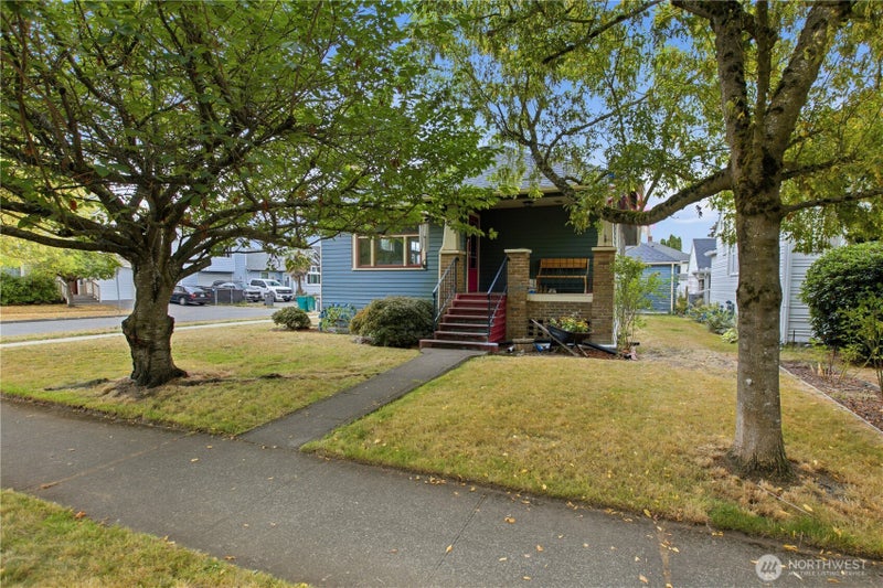 1081 Lafromboise Street