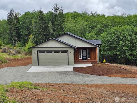 200 Red Hawk Drive Castle Rock WA 98611
