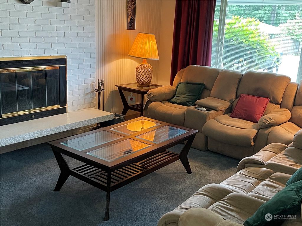 Photo of 818 S 314th Street, Federal Way, WA 98003 (MLS # 2125462)