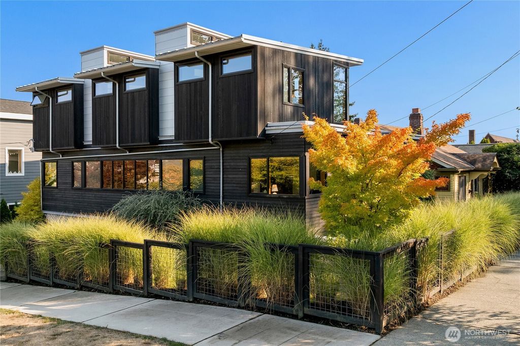 Photo of 4030 Meridian Avenue N, Seattle, WA 98103 (MLS # 2438407)