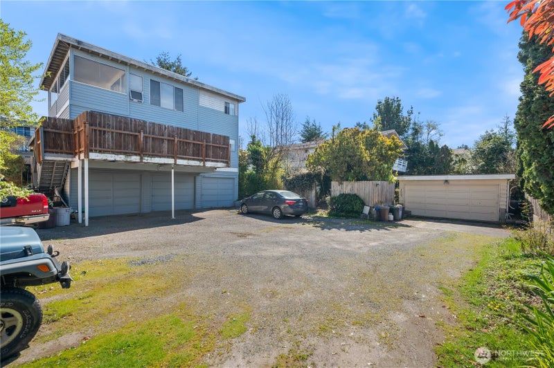 318 3rd Avenue S