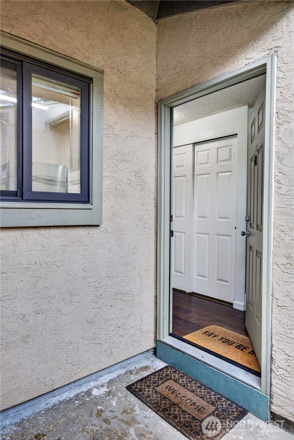 Photo of 10037 NE 138th Place #D2, Kirkland, WA 98034 (MLS # 2529368)