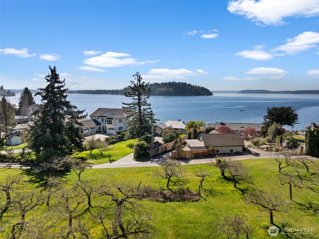 Photo of 10427 Powell Drive NW, Gig Harbor, WA 98335 (MLS # 2506603)