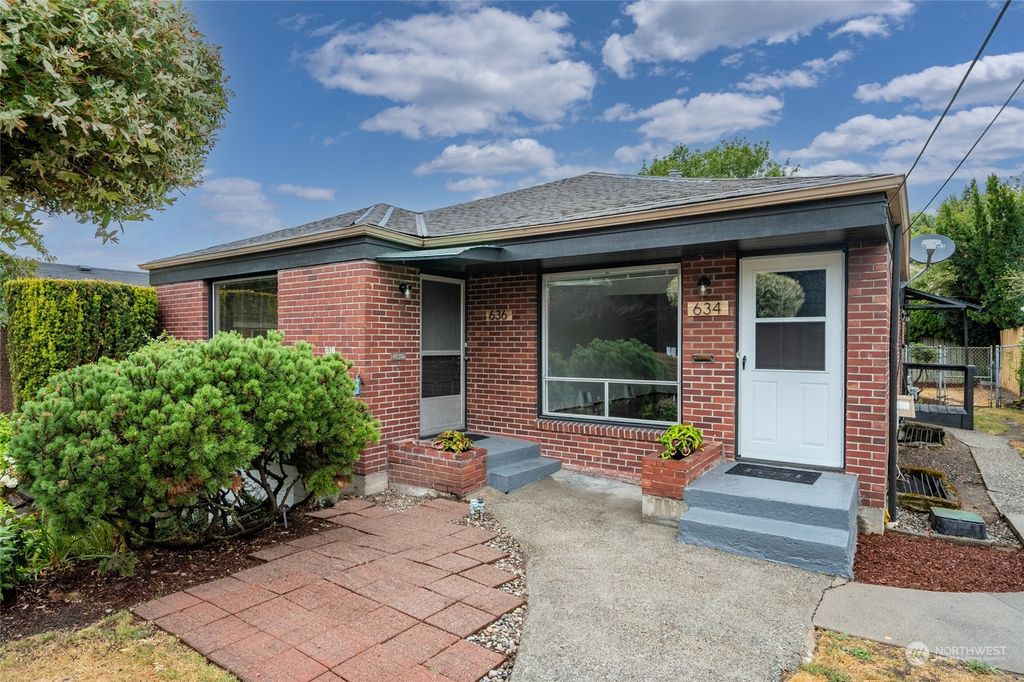 Photo of 634 NW 50th Street, Seattle, WA 98107 (MLS # 2272554)