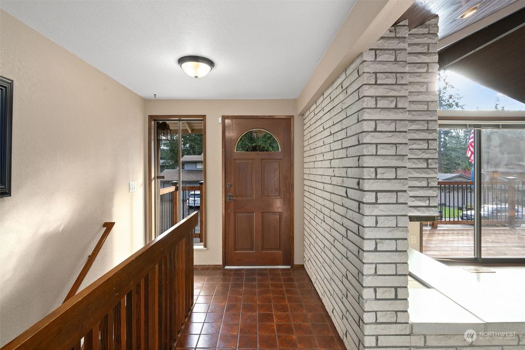 Photo of 15104 SE 139th Place, Renton, WA 98059 (MLS # 2199100)