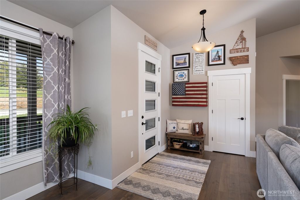 Photo of 18180 Freedom Lane, Mount Vernon, WA 98274 (MLS # 2503643)