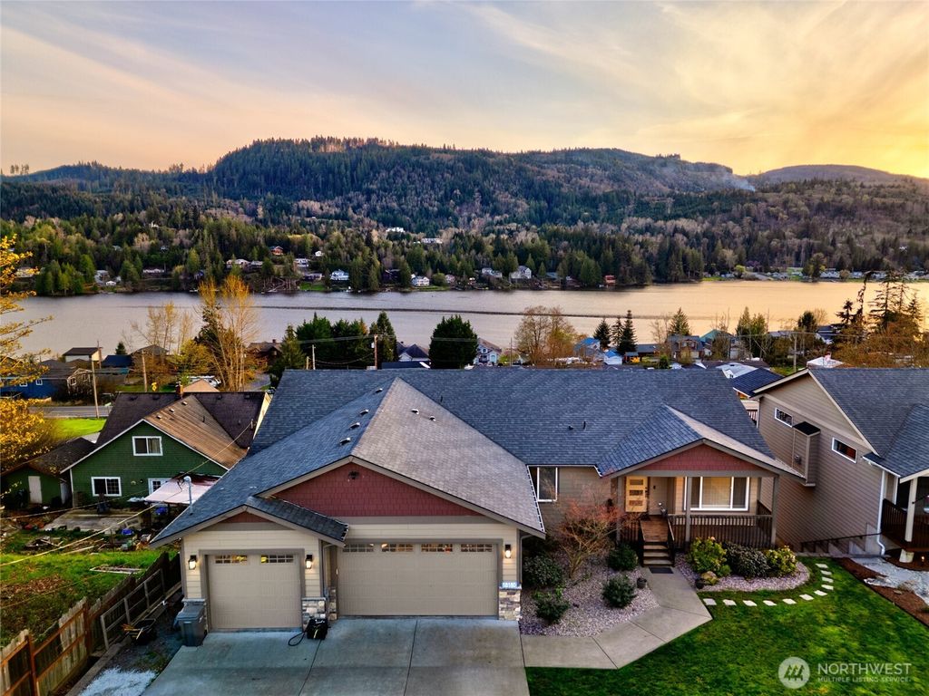 Photo of 18180 Freedom Lane, Mount Vernon, WA 98274 (MLS # 2503643)