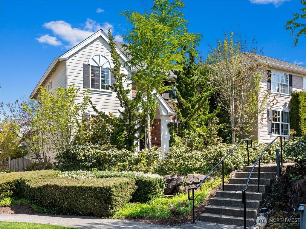 Photo of 1989 NE Kelsey Lane, Issaquah, WA 98029 (MLS # 2365147)