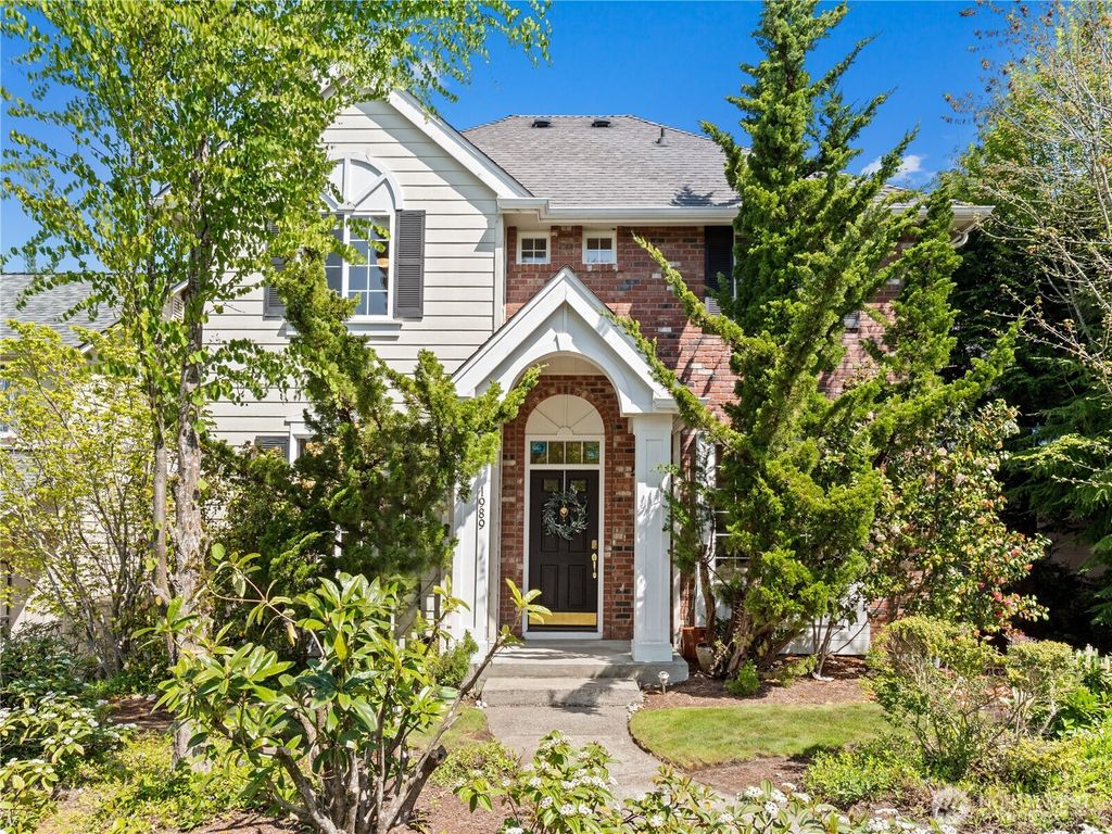 Photo of 1989 NE Kelsey Lane, Issaquah, WA 98029 (MLS # 2365147)