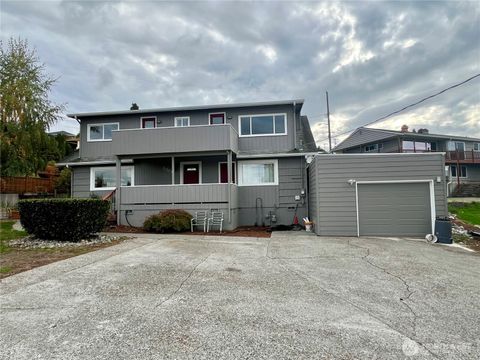 Photo of 10035 Renton Avenue S, Seattle, WA 98178 (MLS # 2447171)