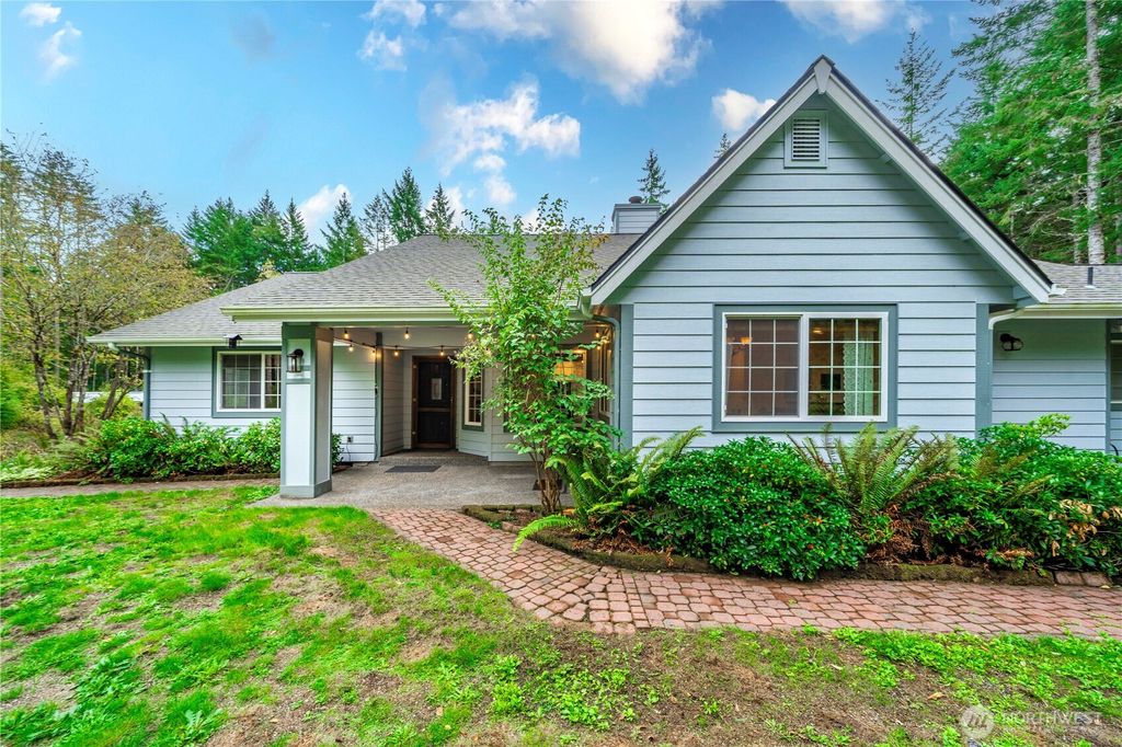 Photo of 4644 Grand Fir Lane NW, Olympia, WA 98502 (MLS # 2441923)