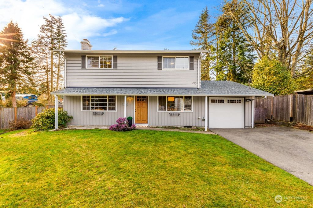 Photo of 20412 28th Place W, Lynnwood, WA 98036 (MLS # 2324452)