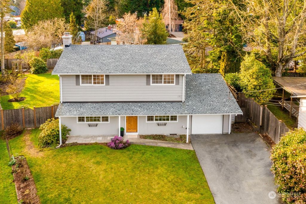 Photo of 20412 28th Place W, Lynnwood, WA 98036 (MLS # 2324452)