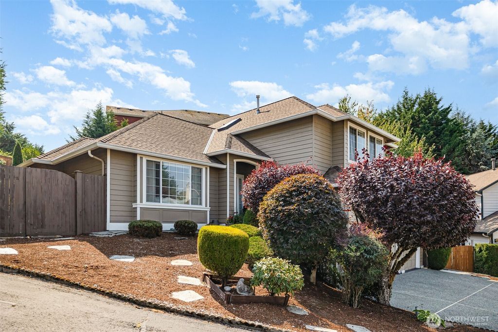 Photo of 2414 Kennewick Place NE, Renton, WA 98056 (MLS # 2431830)