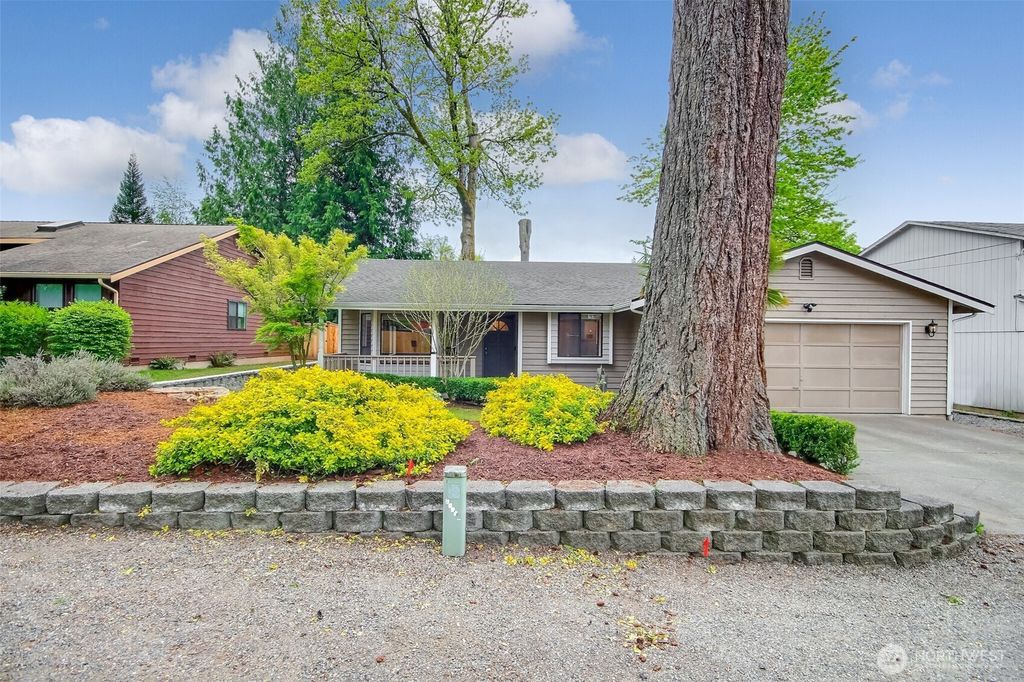 Photo of 21841 SE 266th Street, Maple Valley, WA 98038 (MLS # 2367099)