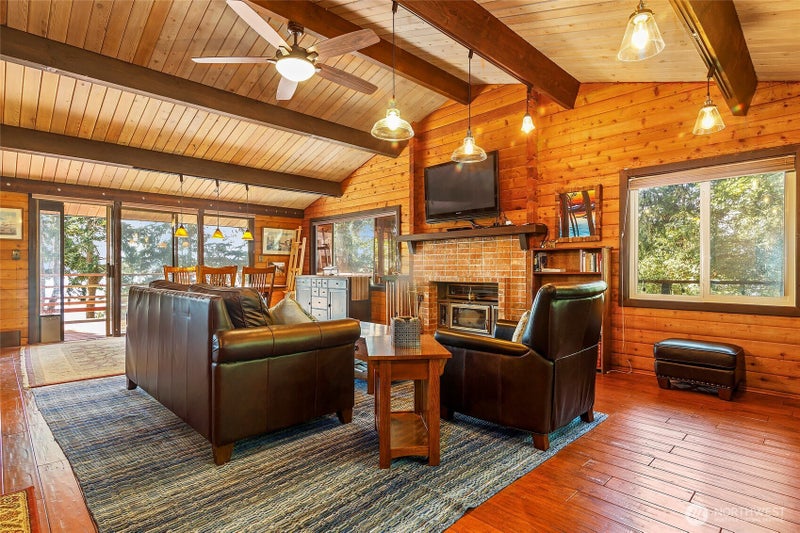 2110 Gull Way