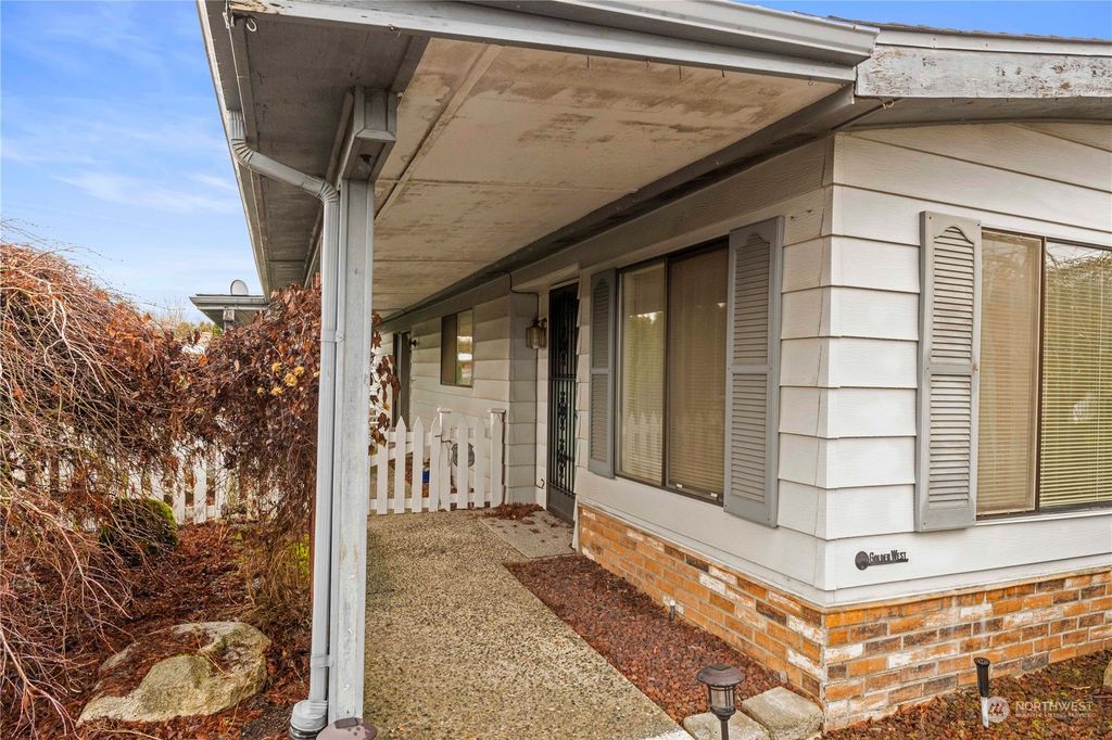 Photo of 2500 Alder Street #202, Milton, WA 98354 (MLS # 2322510)