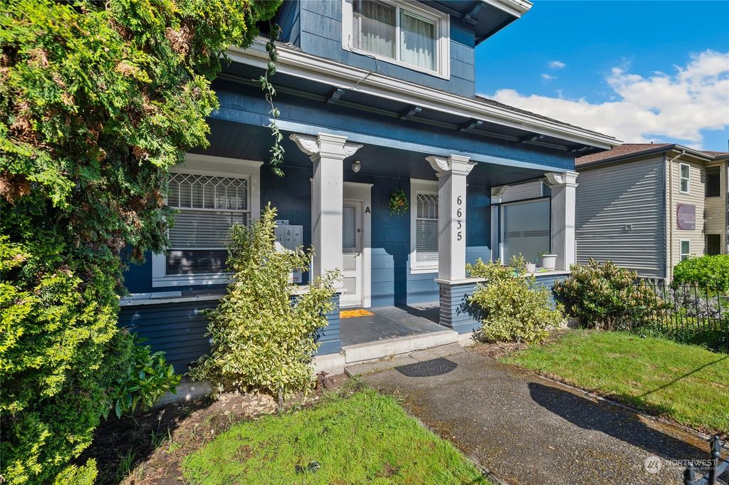 Photo of 6635 Carleton Avenue S, Seattle, WA 98108 (MLS # 2235519)