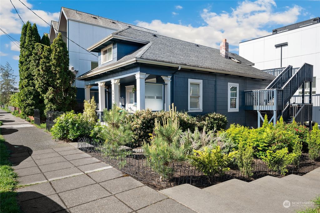 Photo of 6635 Carleton Avenue S, Seattle, WA 98108 (MLS # 2235519)