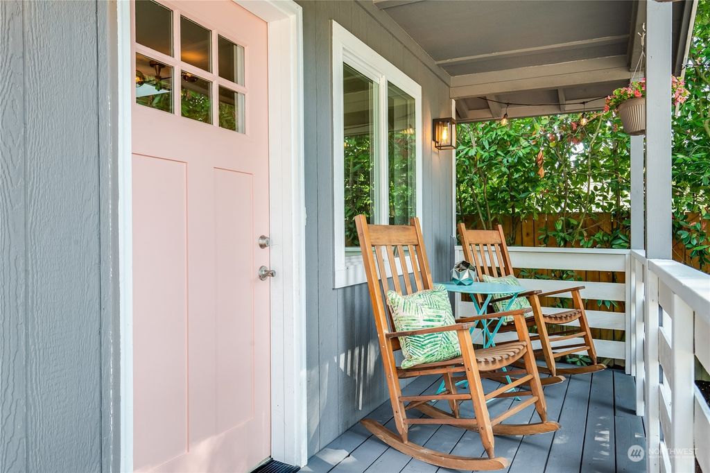 Photo of 10242 3rd Avenue SW, Seattle, WA 98146 (MLS # 2134616)