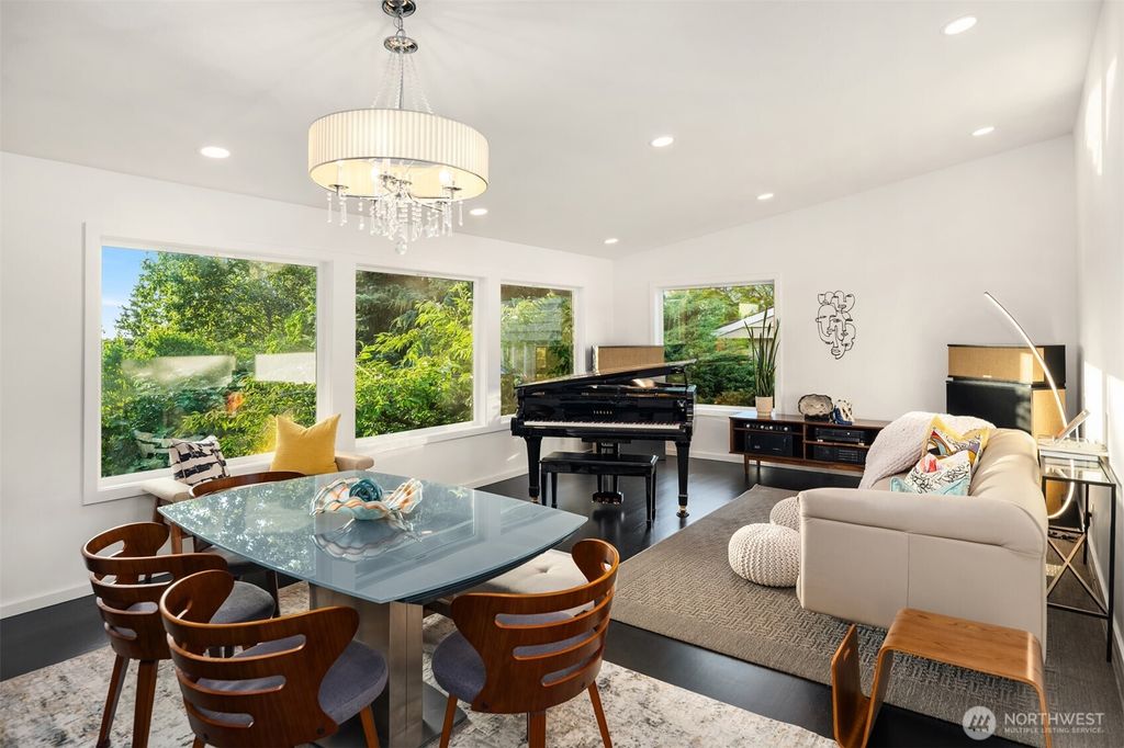 Photo of 1617 121st Avenue SE, Bellevue, WA 98005 (MLS # 2495593)