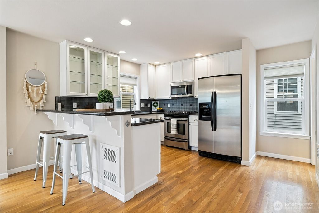 Photo of 1512 NW 57th St St #B, Seattle, WA 98107 (MLS # 2422400)