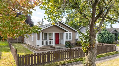 Photo of 2925 Dover Street, Longview, WA 98632 (MLS # 2443556)