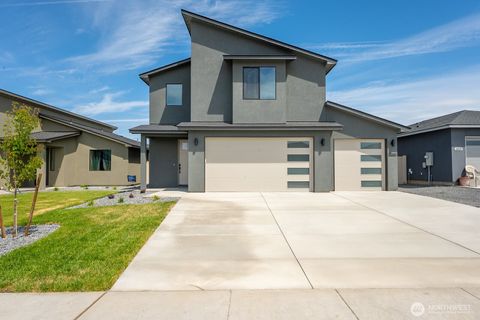 Photo of 896 L Street NE, Ephrata, WA 98823 (MLS # 2405441)