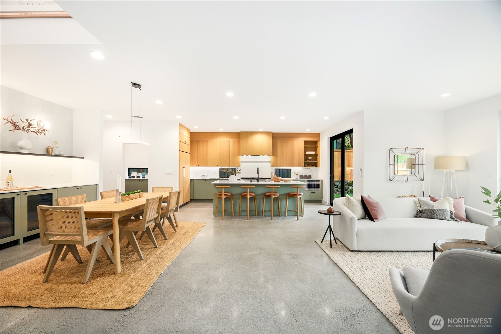 6816 128th Avenue NE