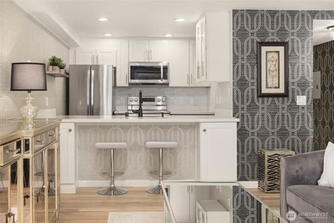 Photo of 2152 N 112th Street #108, Seattle, WA 98133 (MLS # 2477983)