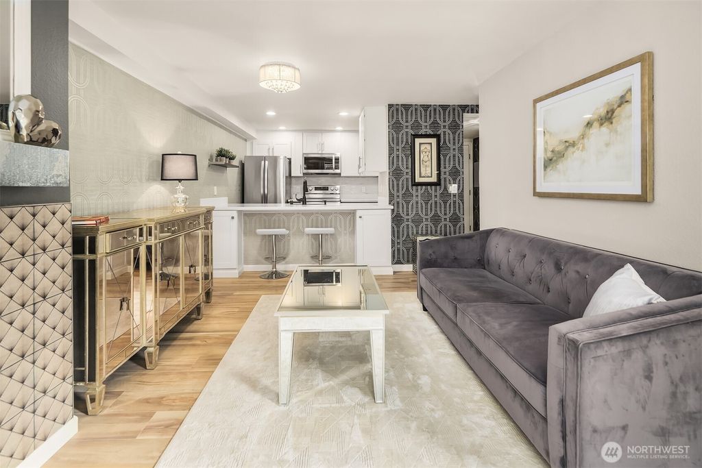 Photo of 2152 N 112th Street #108, Seattle, WA 98133 (MLS # 2477983)