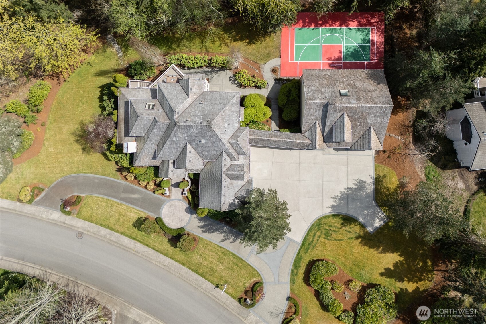 818 Windsor Drive SE