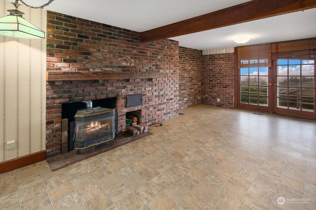 Photo of 5600 71st Avenue NE, Marysville, WA 98270 (MLS # 2184468)