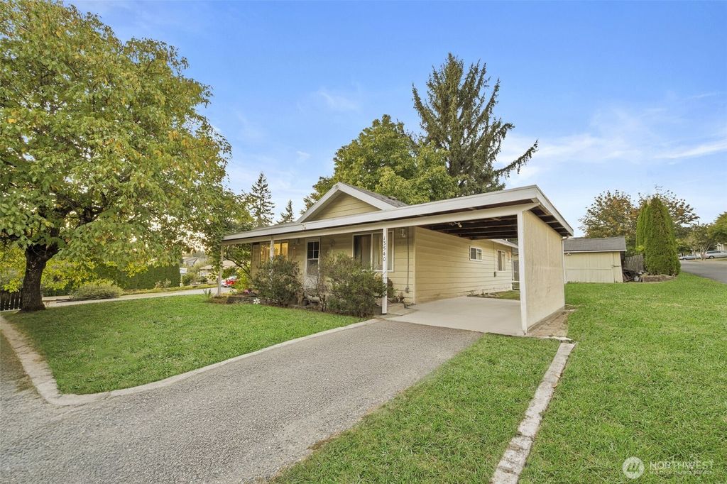 Photo of 13540 SE 256th Street, Kent, WA 98042 (MLS # 2438316)