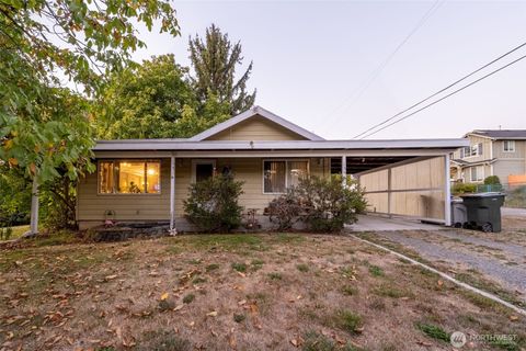 Photo of 13540 SE 256th Street, Kent, WA 98042 (MLS # 2438316)