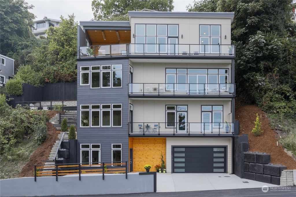 Photo of 1653 Edgewood Avenue SW, Seattle, WA 98116 (MLS # 2310187)