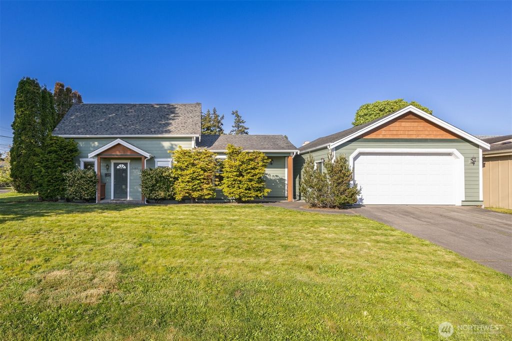 Photo of 2404 G Street, Bellingham, WA 98225 (MLS # 2518162)