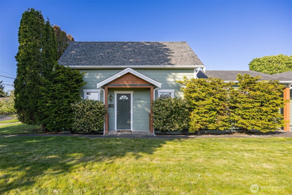 Photo of 2404 G Street, Bellingham, WA 98225 (MLS # 2518162)