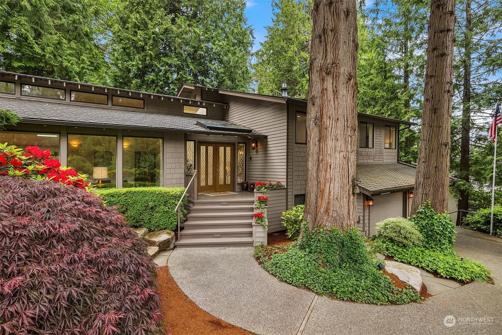 Photo of 2225 185th Place NE, Redmond, WA 98052 (MLS # 2234110)