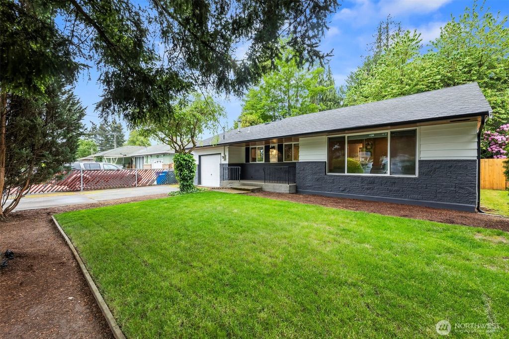 Photo of 13437 4Th Avenue SW, Burien, WA 98146 (MLS # 2366482)