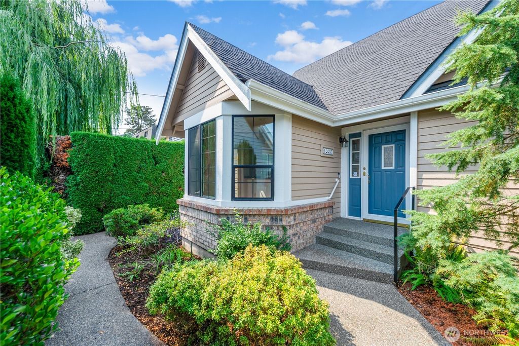 Photo of 10057 Wallingford Avenue N #12, Seattle, WA 98133 (MLS # 2425322)