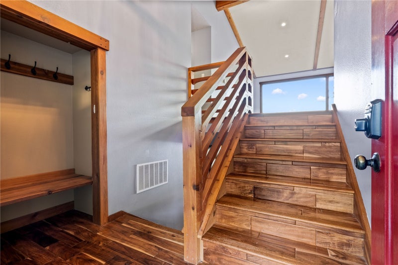 286 E Bartlett Rd