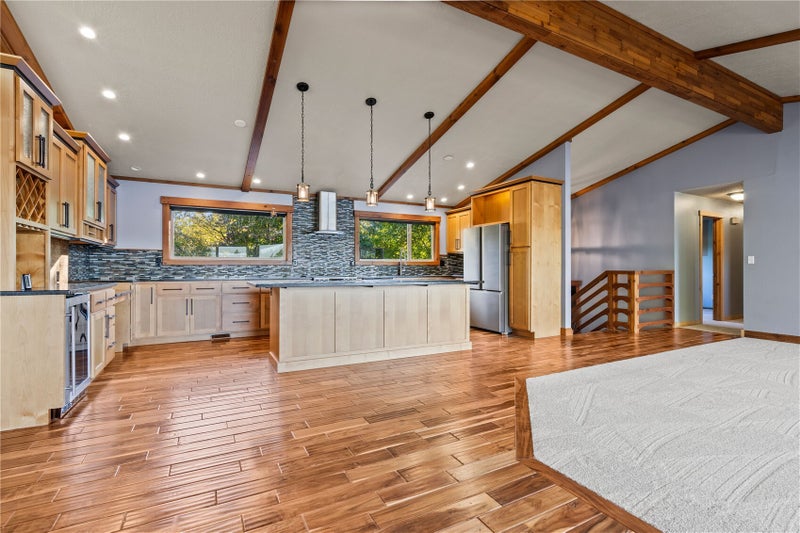 286 E Bartlett Rd