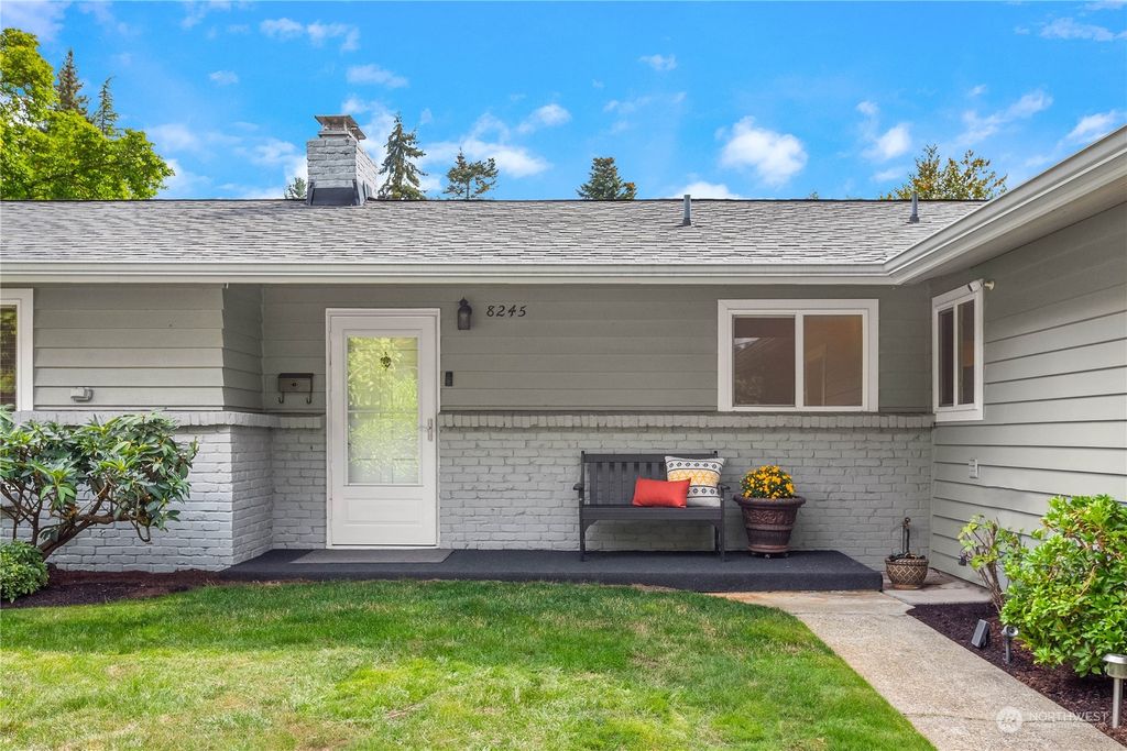 Photo of 8245 SE 35th Street, Mercer Island, WA 98040 (MLS # 2287478)