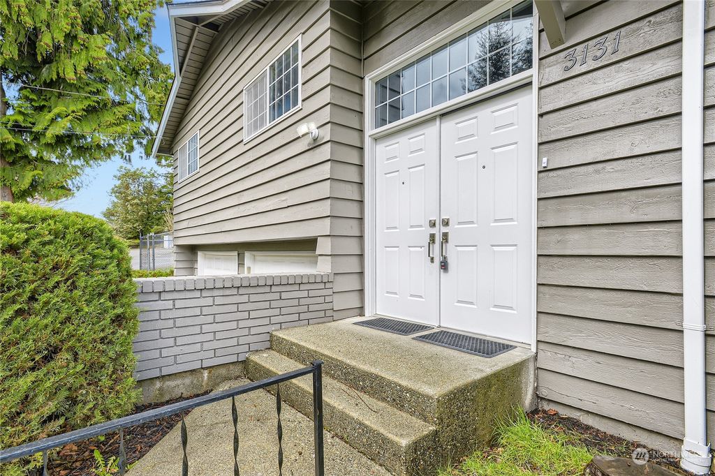 Photo of 3131 Larch Way, Lynnwood, WA 98036 (MLS # 2055443)