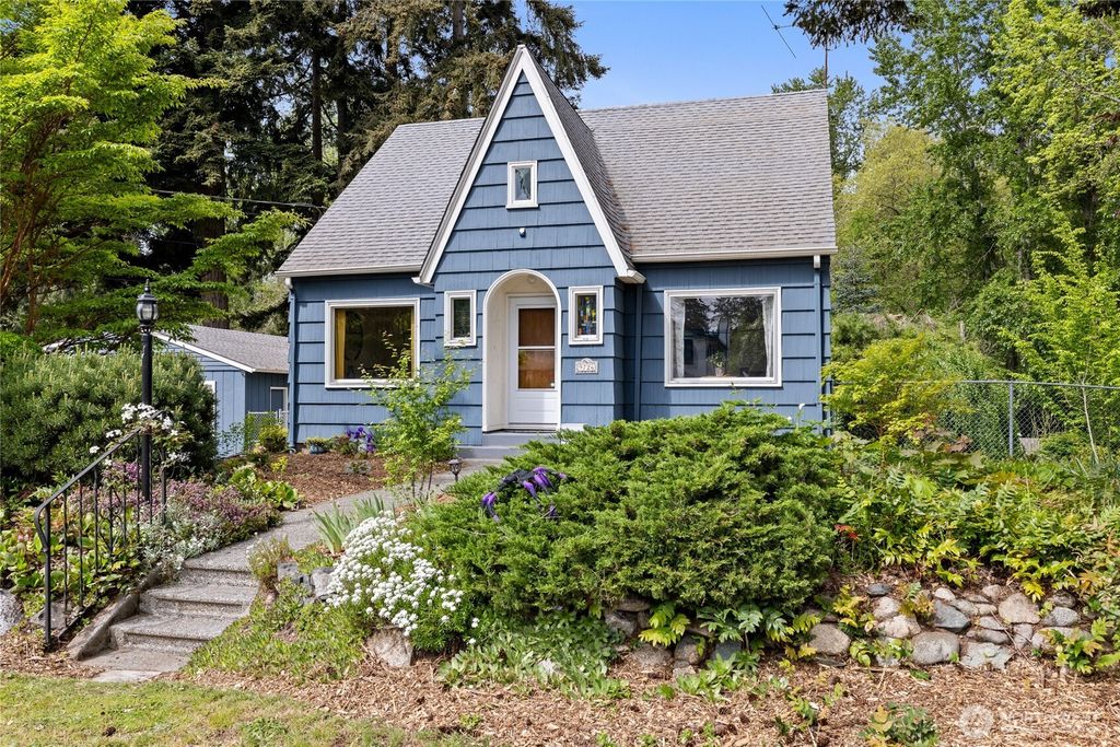 Photo of 9726 F Street E, Tacoma, WA 98445 (MLS # 2521839)
