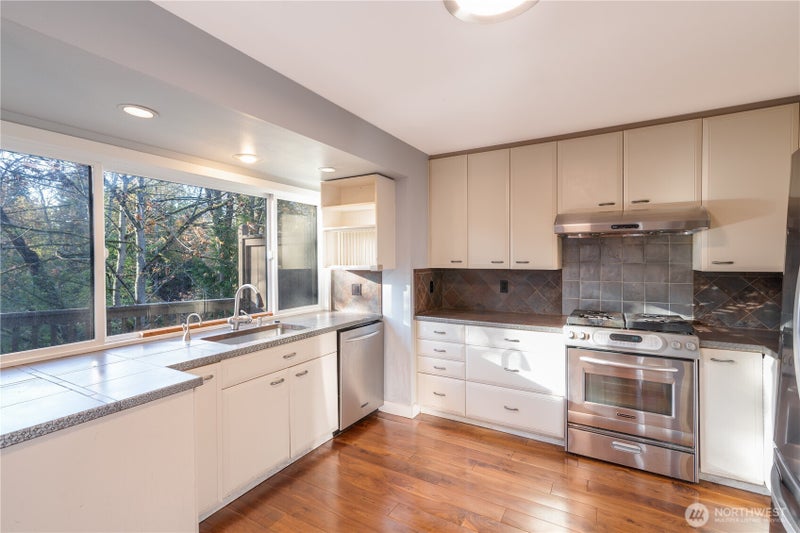119 98th Avenue NE 119